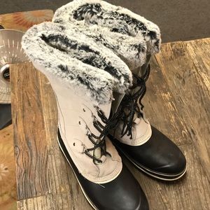 Khombu Emily Winter Snow Boots - Ladies 10